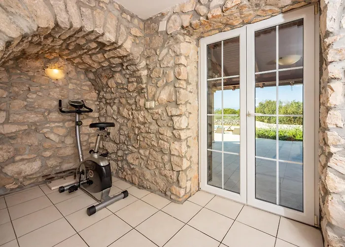 Villa Karlo - Sabljici - Island Of Krk - Traditional Stone With Pool